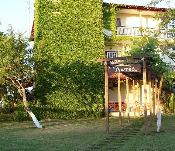 Lotos Apartments